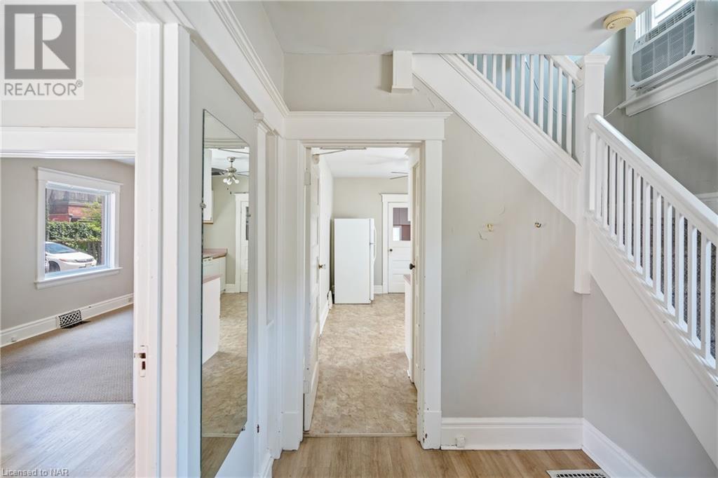 4 Head Street, St. Catharines, Ontario  L2R 3L3 - Photo 6 - 40511853