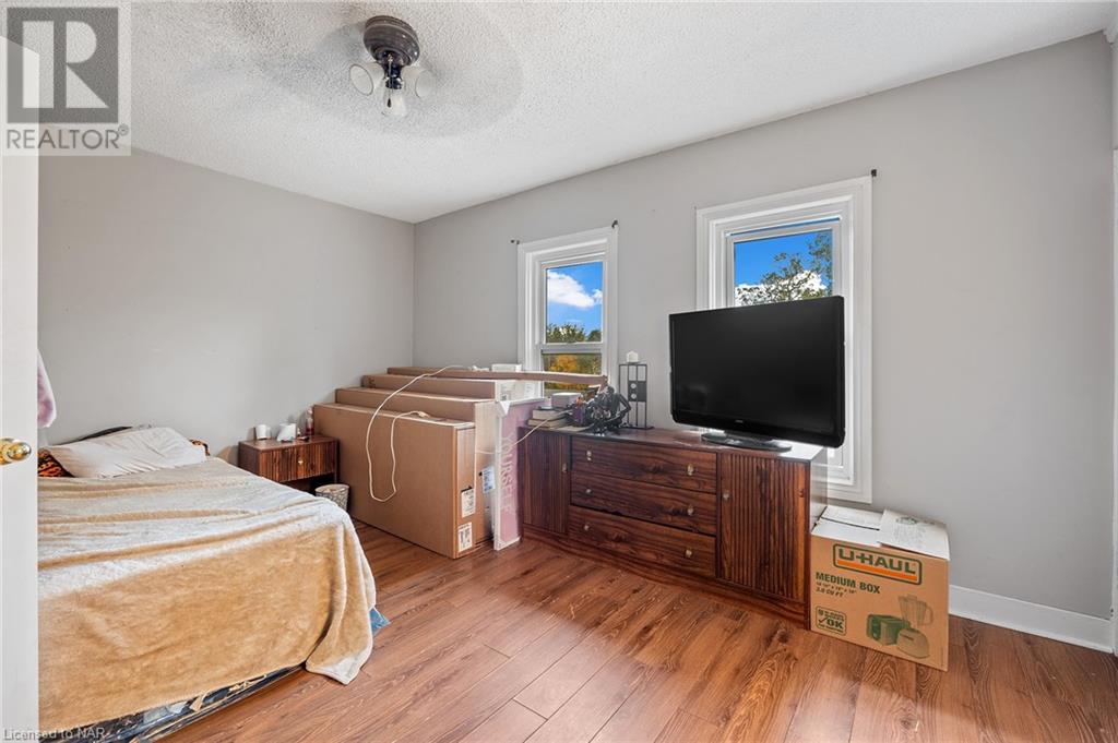 22 Denistoun Street, Welland, Ontario  L3C 1T9 - Photo 7 - 40511862