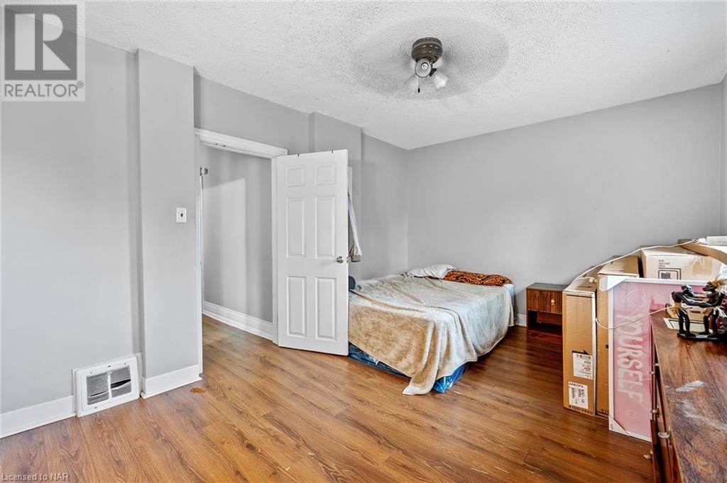 22 Denistoun Street, Welland, Ontario  L3C 1T9 - Photo 9 - 40511862