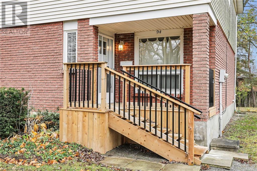94 Chapel Hill Crescent, Welland, Ontario  L3C 6G9 - Photo 3 - 40507064