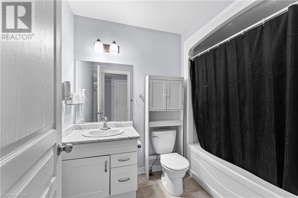 6117 Kelsey Crescent Unit# 8, Niagara Falls, Ontario  L2H 0B2 - Photo 13 - 40510720