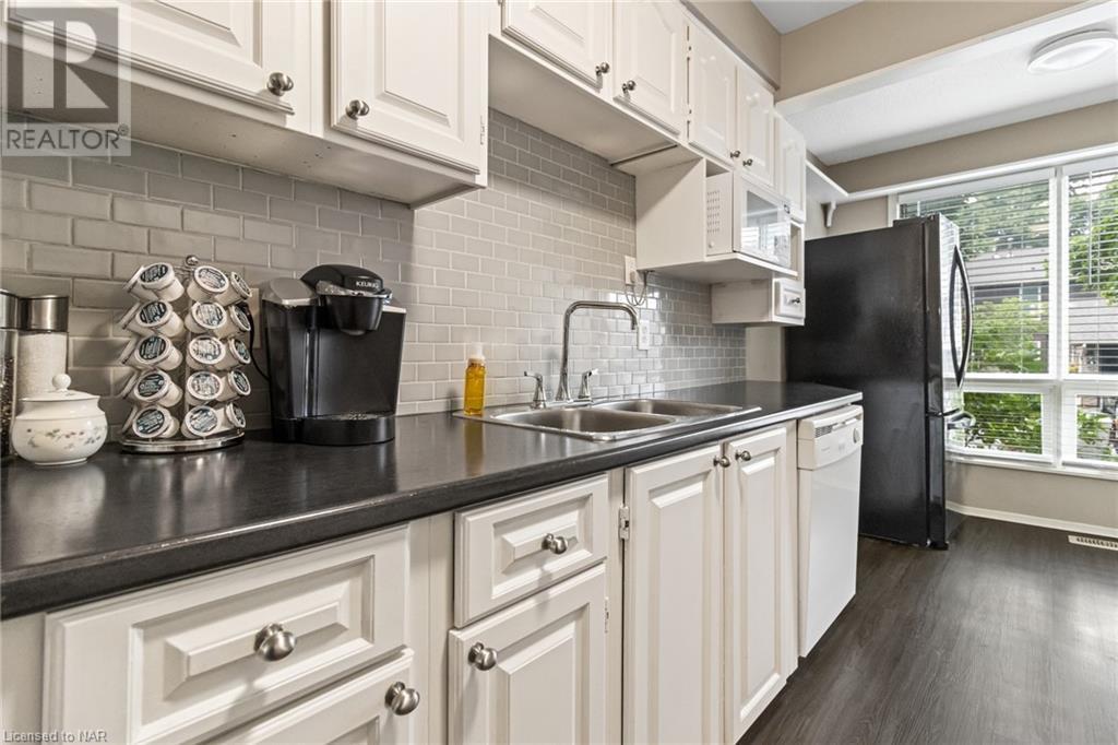 122 Lakeshore Road Unit# 12, St. Catharines, Ontario  L2N 6N6 - Photo 7 - 40512272