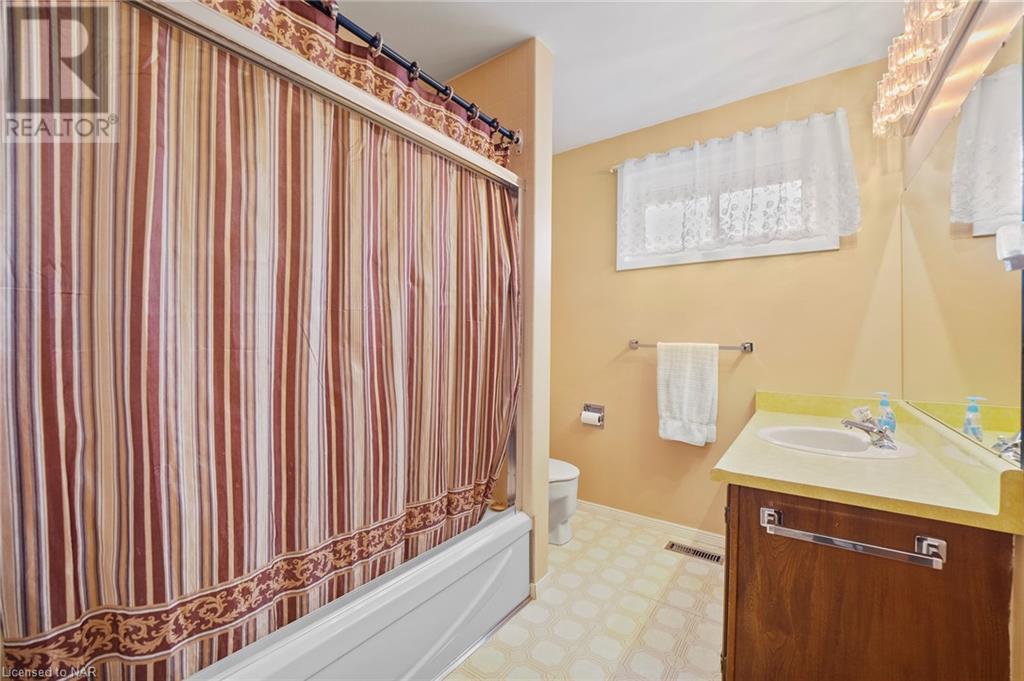 25 Meredith Drive, St. Catharines, Ontario  L2M 6R5 - Photo 18 - 40510316