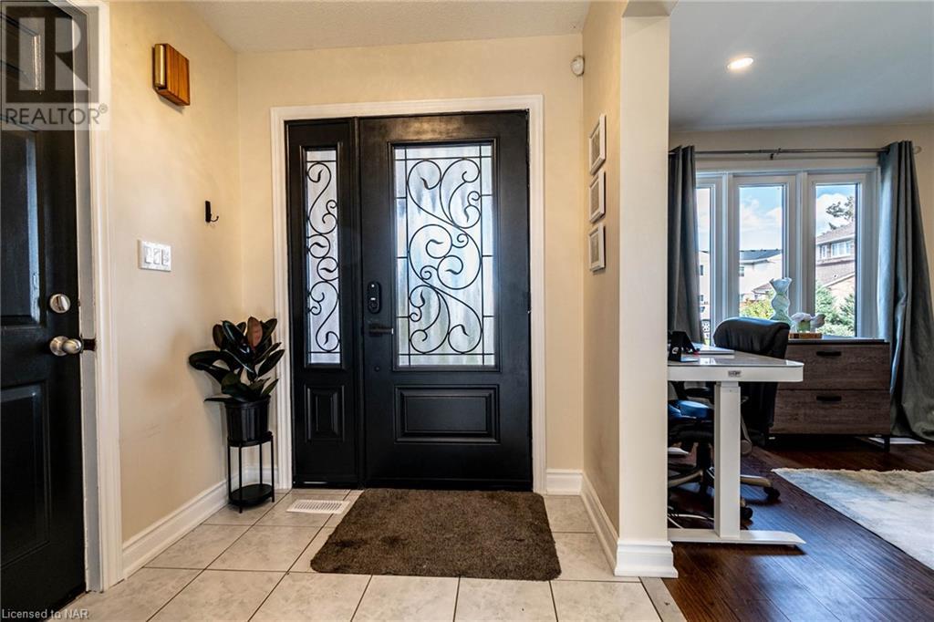 24 Sikorski Avenue, St. Catharines, Ontario  L2M 5W9 - Photo 4 - 40512573
