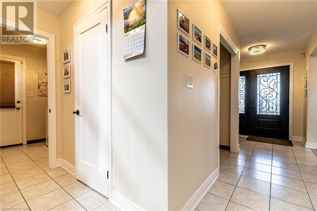 24 Sikorski Avenue, St. Catharines, Ontario  L2M 5W9 - Photo 7 - 40512573