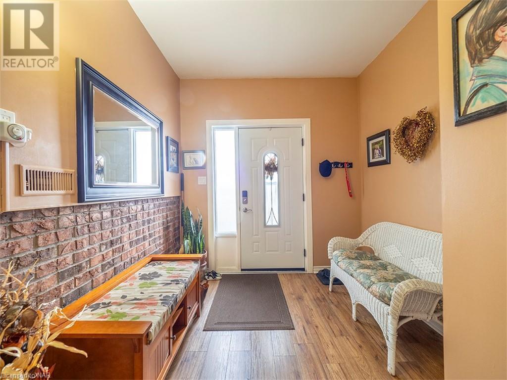 18 Knoll Street, Port Colborne, Ontario  L3K 5A5 - Photo 4 - 40511494