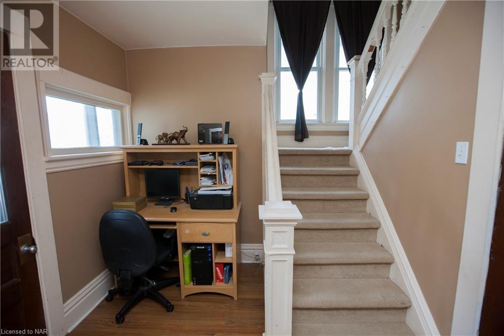 4427 Ellis Street, Niagara Falls, Ontario  L2E 1H5 - Photo 2 - 40513305