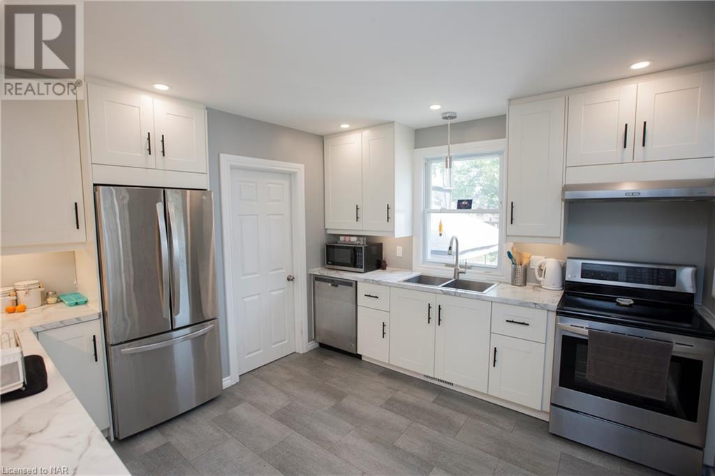 4427 Ellis Street, Niagara Falls, Ontario  L2E 1H5 - Photo 3 - 40513305