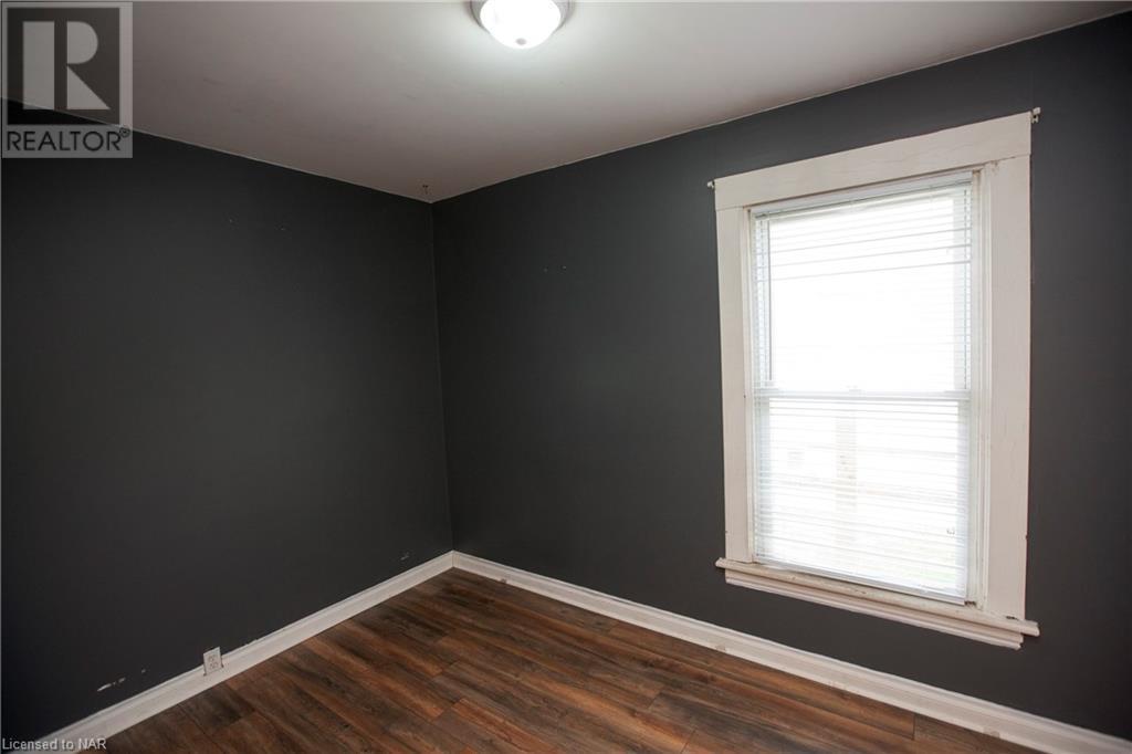 4427 Ellis Street, Niagara Falls, Ontario  L2E 1H5 - Photo 8 - 40513305