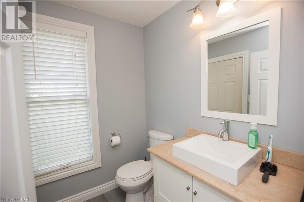 4427 Ellis Street, Niagara Falls, Ontario  L2E 1H5 - Photo 9 - 40513305