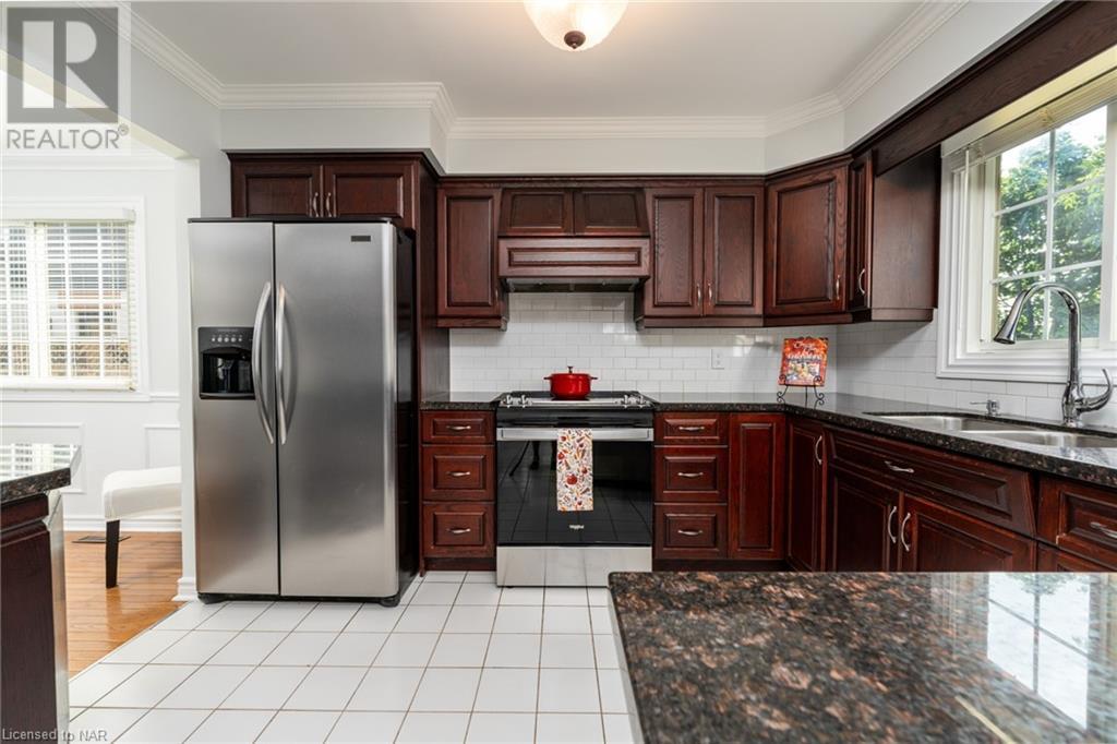 13 Sterling Street, St. Catharines, Ontario  L2S 3T1 - Photo 11 - 40512809