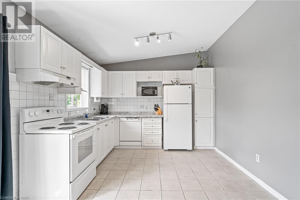 905 Colette Road, Fort Erie, Ontario  L2A 6G7 - Photo 12 - 40510980