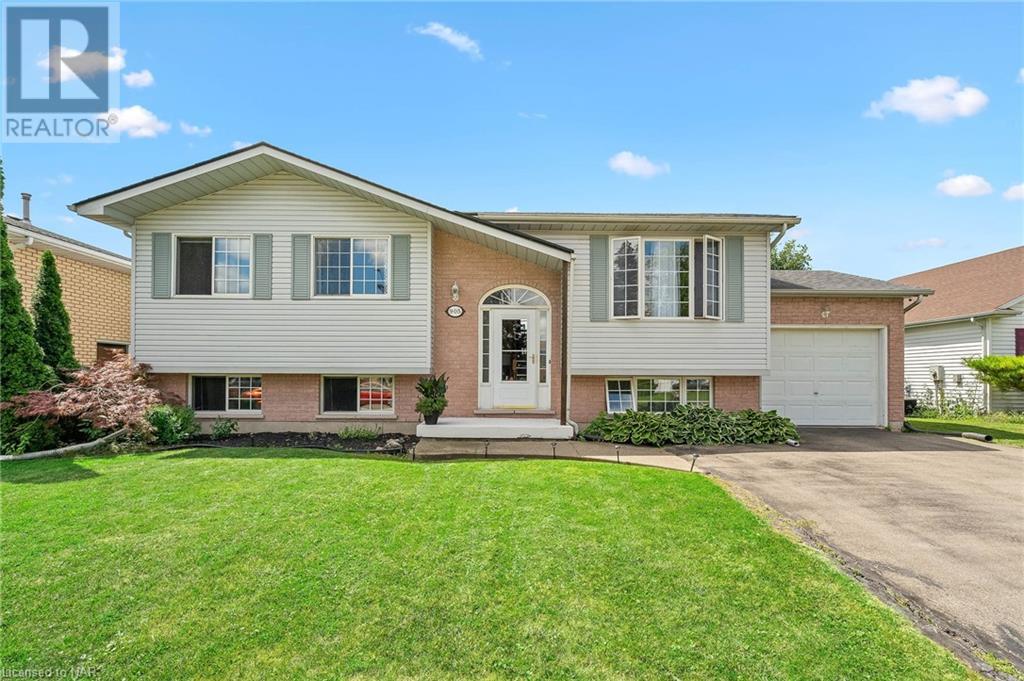 905 Colette Road, Fort Erie, Ontario  L2A 6G7 - Photo 3 - 40510980