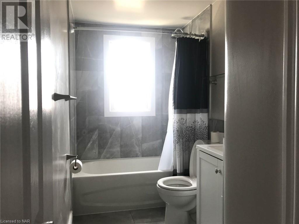 26 Oblate Street Unit# Upper, St. Catharines, Ontario  L2M 5C6 - Photo 4 - 40513528