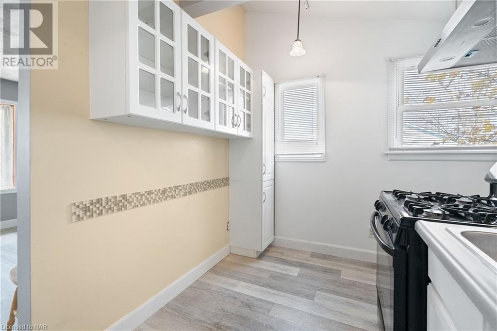 1 Phyllis Street, Fort Erie, Ontario  L2A 3Y1 - Photo 16 - 40511025