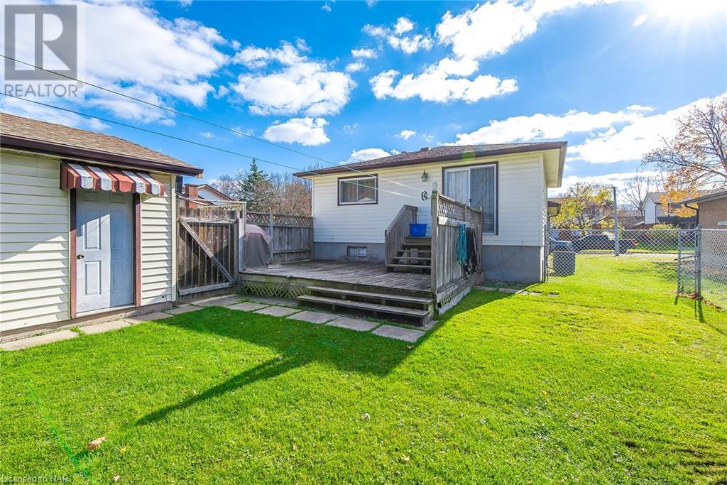 42 Newleaf Crescent, Welland, Ontario  L3C 6B4 - Photo 12 - 40510815