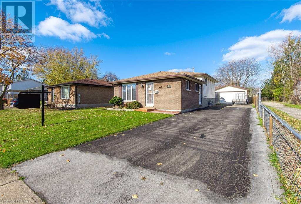42 Newleaf Crescent, Welland, Ontario  L3C 6B4 - Photo 4 - 40510815