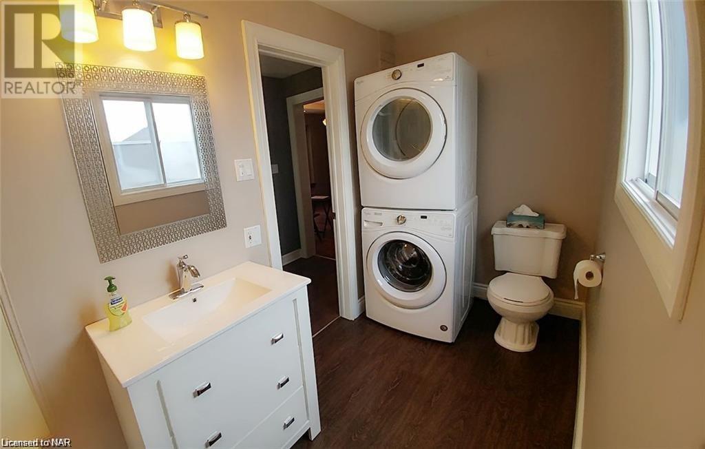 35 St Patrick (Upper Unit) Street, St. Catharines, Ontario  L2R 1J9 - Photo 10 - 40513611