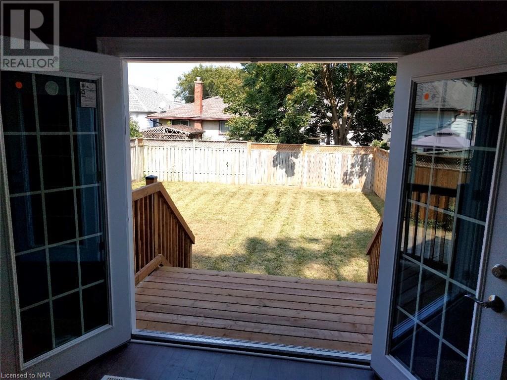 35 St Patrick (Upper Unit) Street, St. Catharines, Ontario  L2R 1J9 - Photo 11 - 40513611