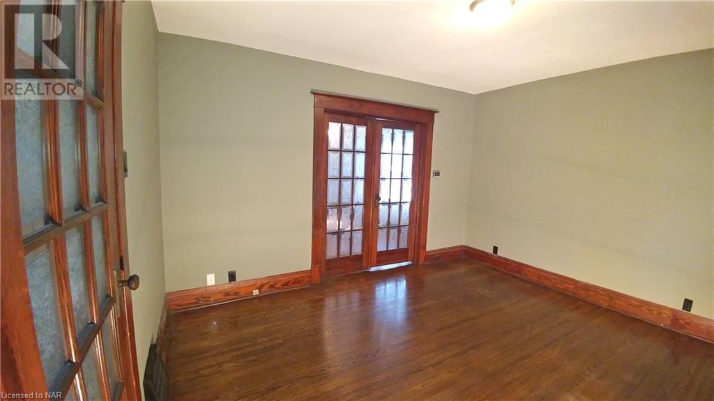 35 St Patrick (Upper Unit) Street, St. Catharines, Ontario  L2R 1J9 - Photo 6 - 40513611