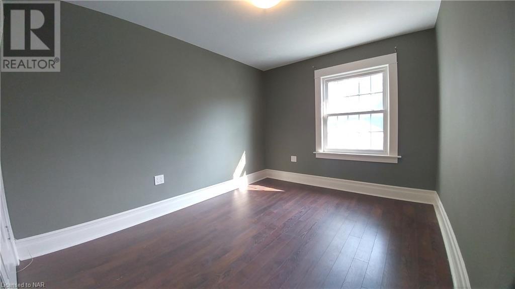 35 St Patrick (Upper Unit) Street, St. Catharines, Ontario  L2R 1J9 - Photo 8 - 40513611