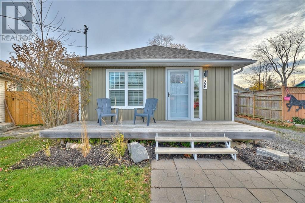 38 LINCOLN Road E, crystal beach, Ontario