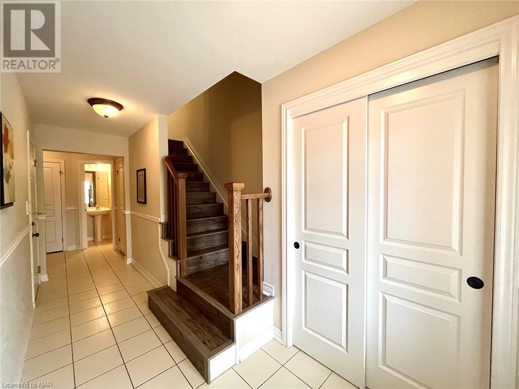 7542 Clubview Lane Unit# 126, Niagara Falls, Ontario  L2G 0A8 - Photo 2 - 40513752