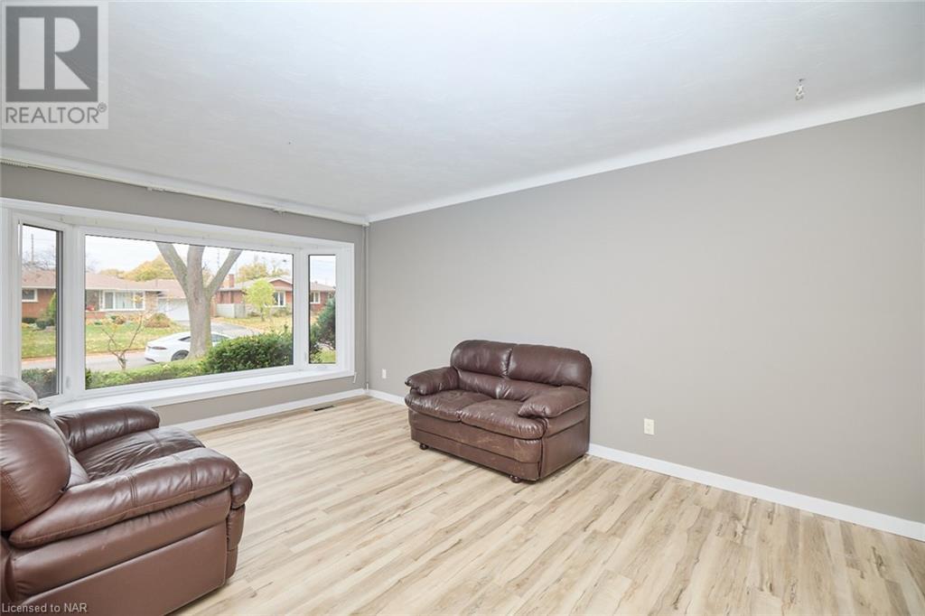 9 Wakelin Terrace, St. Catharines, Ontario  L2M 4K9 - Photo 4 - 40513540