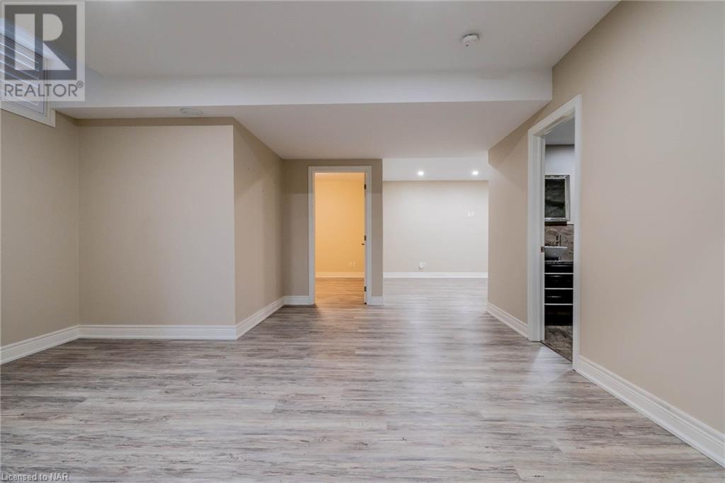 8 Tuscany Court, St. Catharines, Ontario  L2S 0E2 - Photo 32 - 40513009
