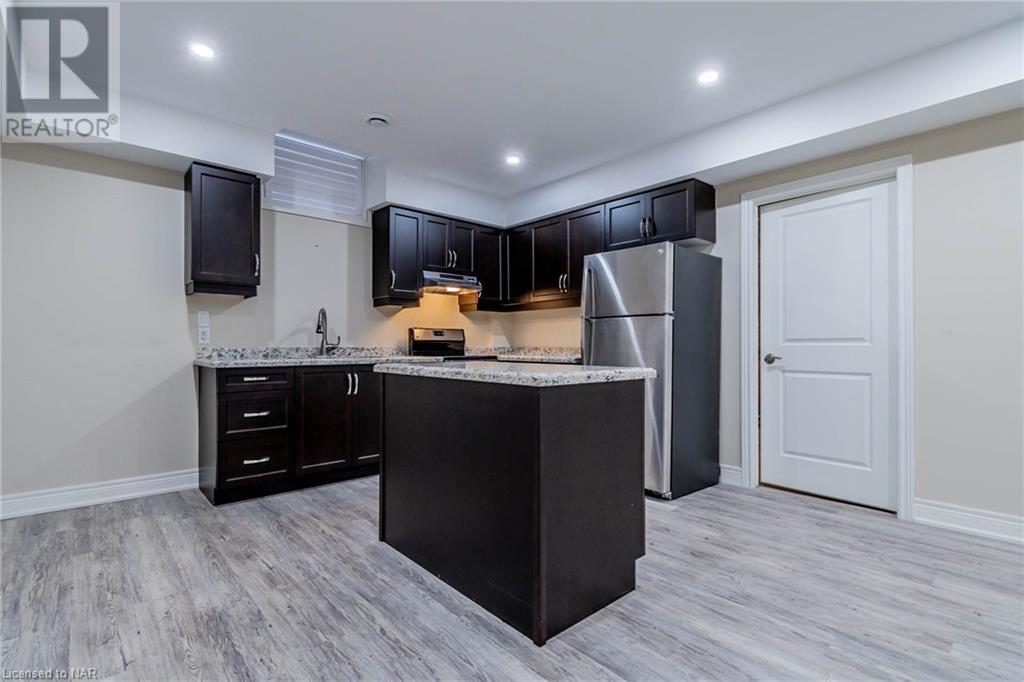 8 Tuscany Court, St. Catharines, Ontario  L2S 0E2 - Photo 34 - 40513009
