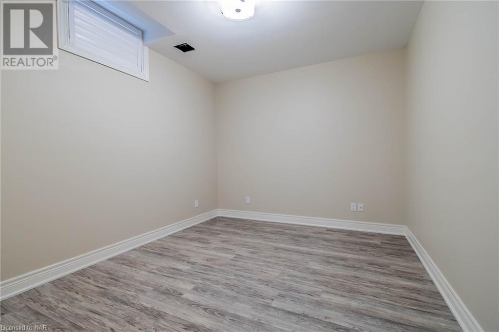 8 Tuscany Court, St. Catharines, Ontario  L2S 0E2 - Photo 35 - 40513009
