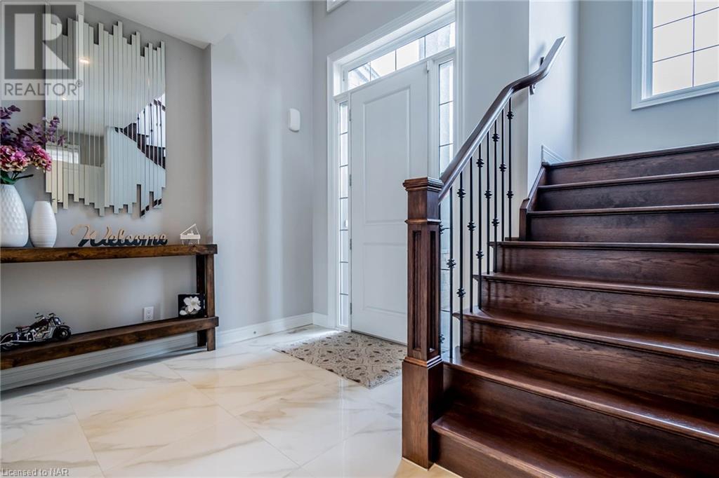 8 Tuscany Court, St. Catharines, Ontario  L2S 0E2 - Photo 5 - 40513009