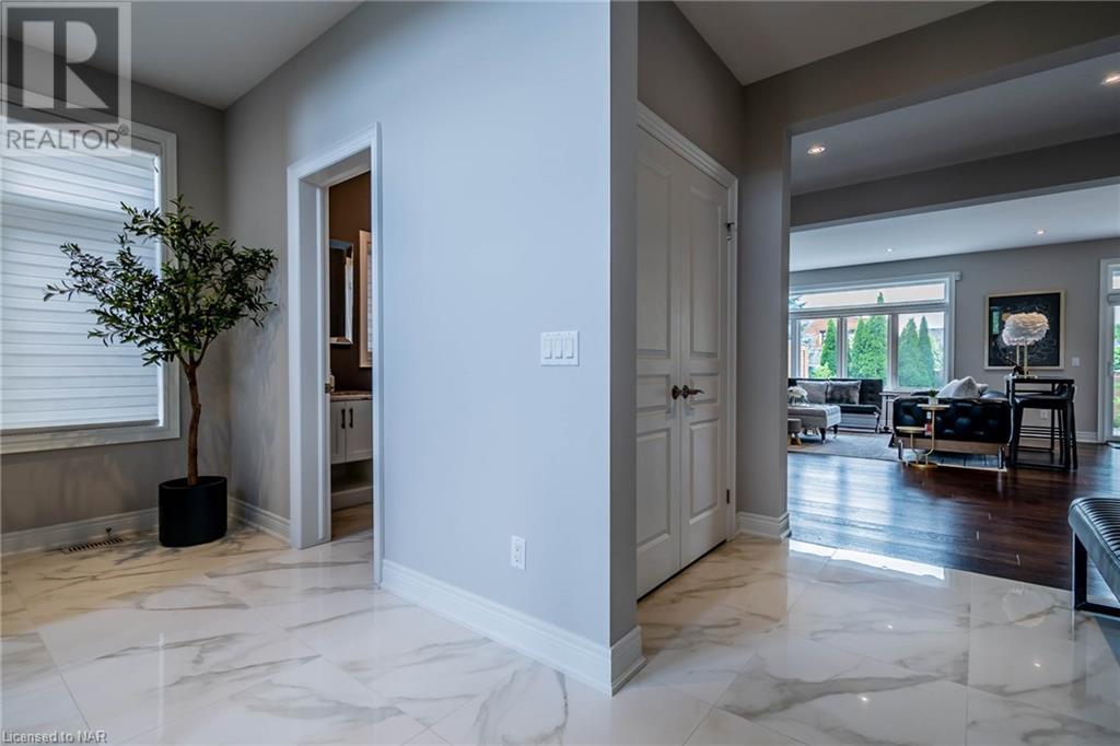 8 Tuscany Court, St. Catharines, Ontario  L2S 0E2 - Photo 6 - 40513009