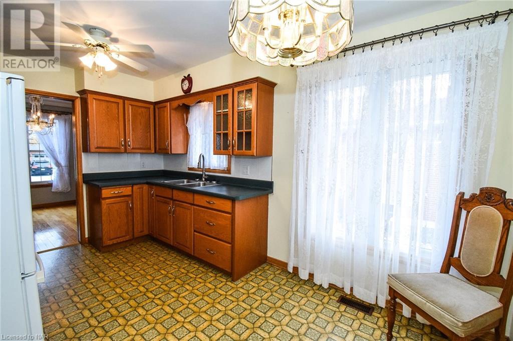 47 Joanna Drive, St. Catharines, Ontario  L2N 7B5 - Photo 10 - 40513176