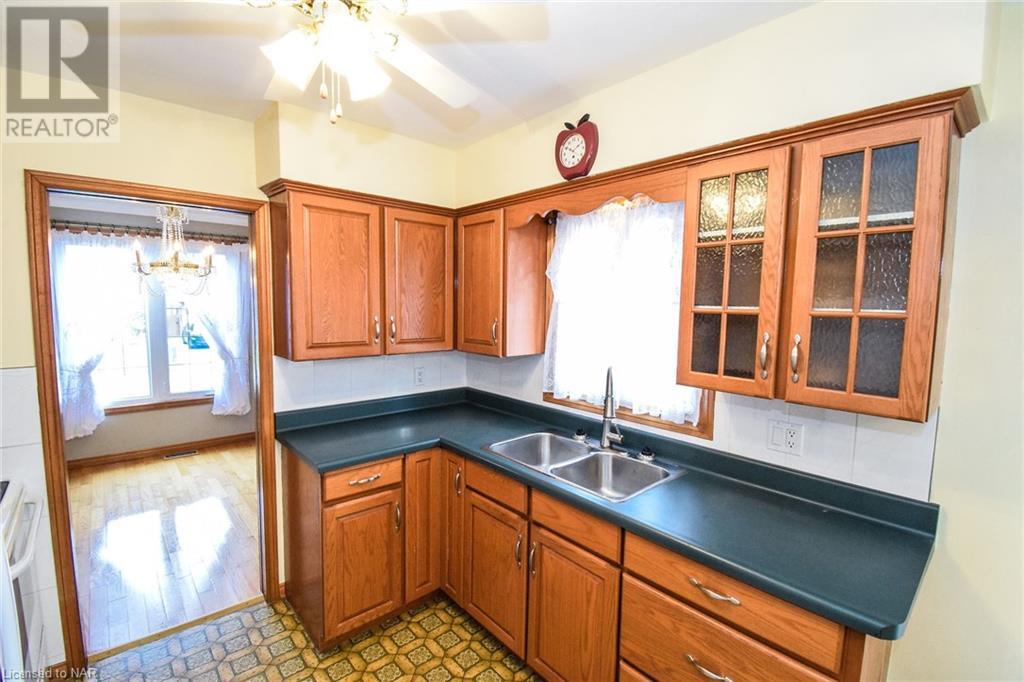47 Joanna Drive, St. Catharines, Ontario  L2N 7B5 - Photo 12 - 40513176