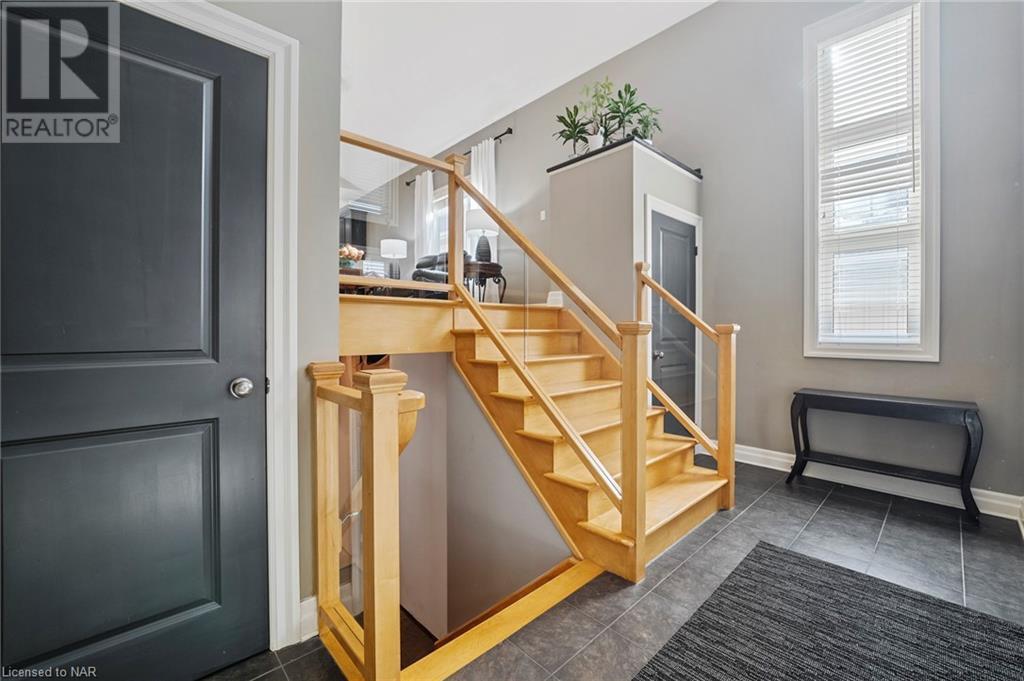 88 Tuliptree Road, Thorold, Ontario  L2V 0A5 - Photo 4 - 40512072