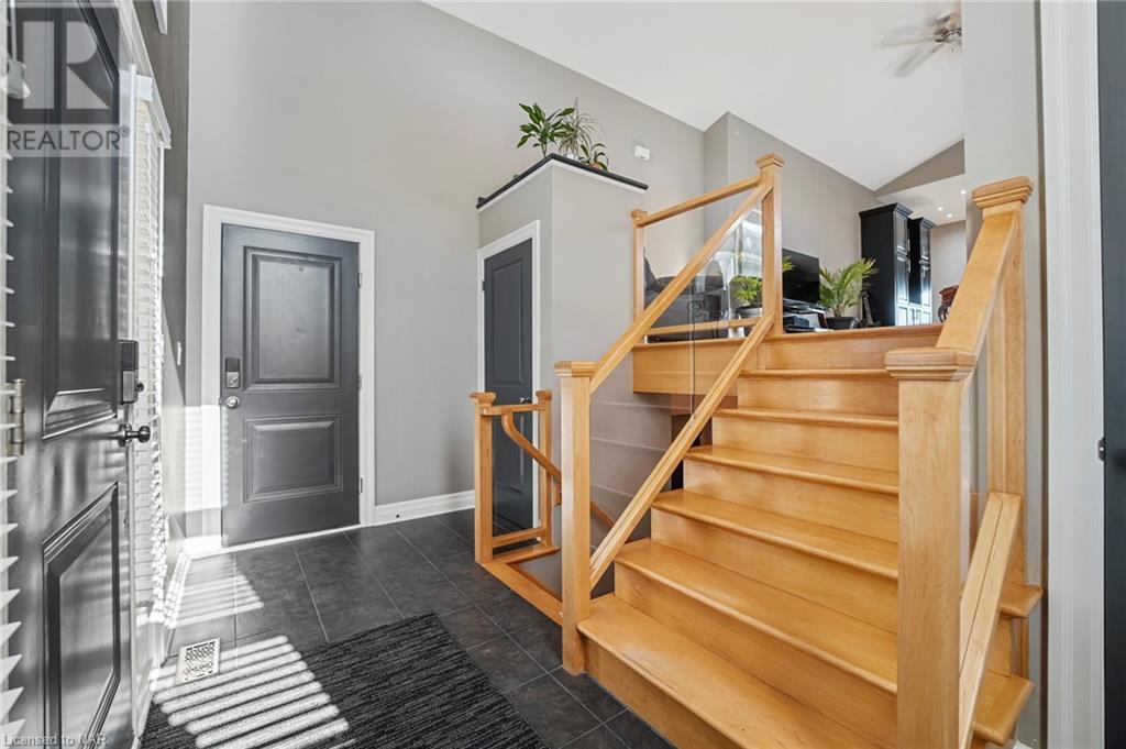 88 Tuliptree Road, Thorold, Ontario  L2V 0A5 - Photo 5 - 40512072