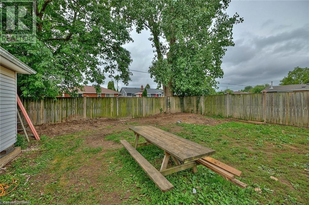 42 Burness Drive, St. Catharines, Ontario  L2P 1J5 - Photo 25 - 40514406