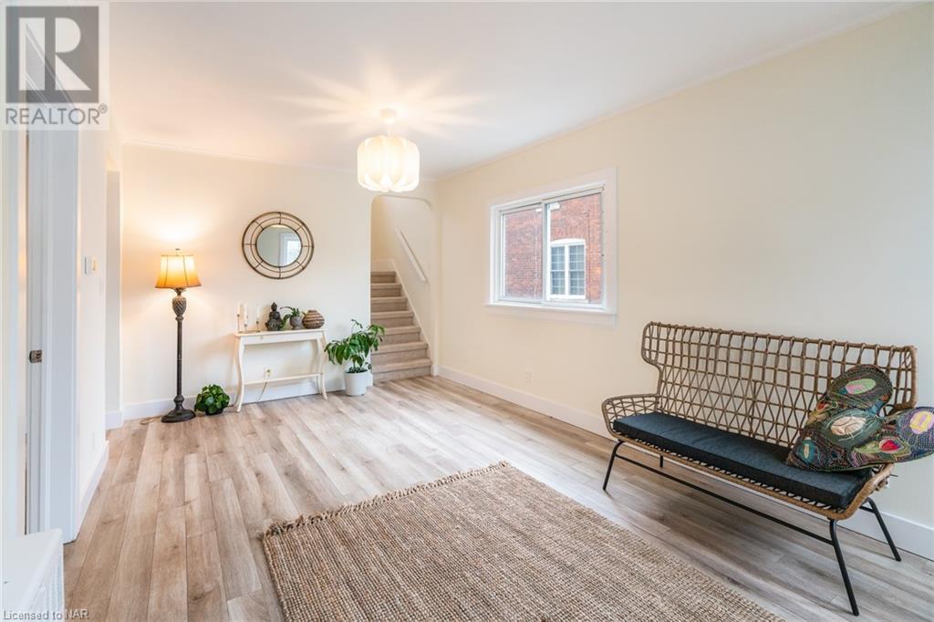 68 Albert Street, St. Catharines, Ontario  L2R 2G6 - Photo 5 - 40501919