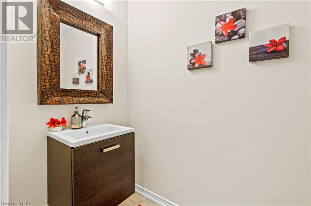 8605 Sweet Chestnut Drive, Niagara Falls, Ontario  L2H 0N1 - Photo 15 - 40514186