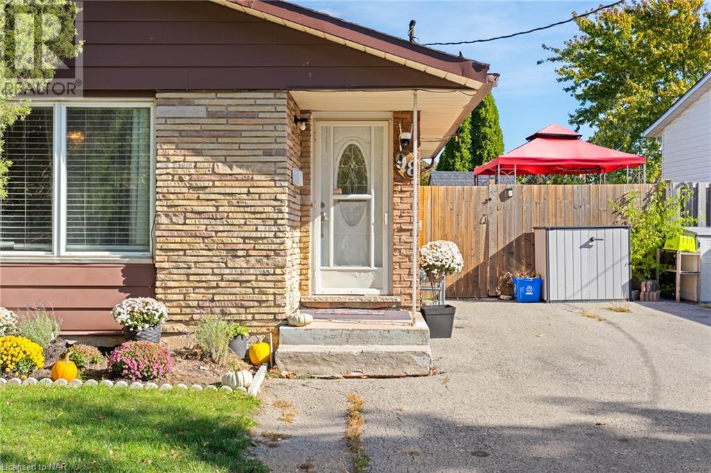 98 Dorchester Boulevard, St. Catharines, Ontario  L2M 6V2 - Photo 2 - 40514596