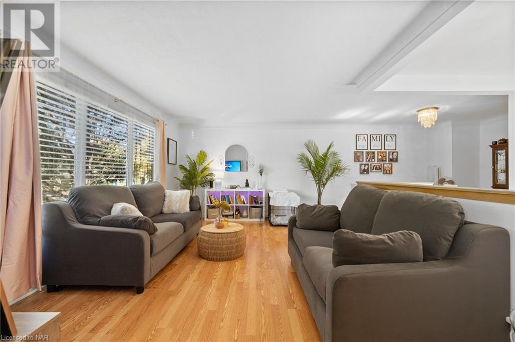 98 Dorchester Boulevard, St. Catharines, Ontario  L2M 6V2 - Photo 3 - 40514596