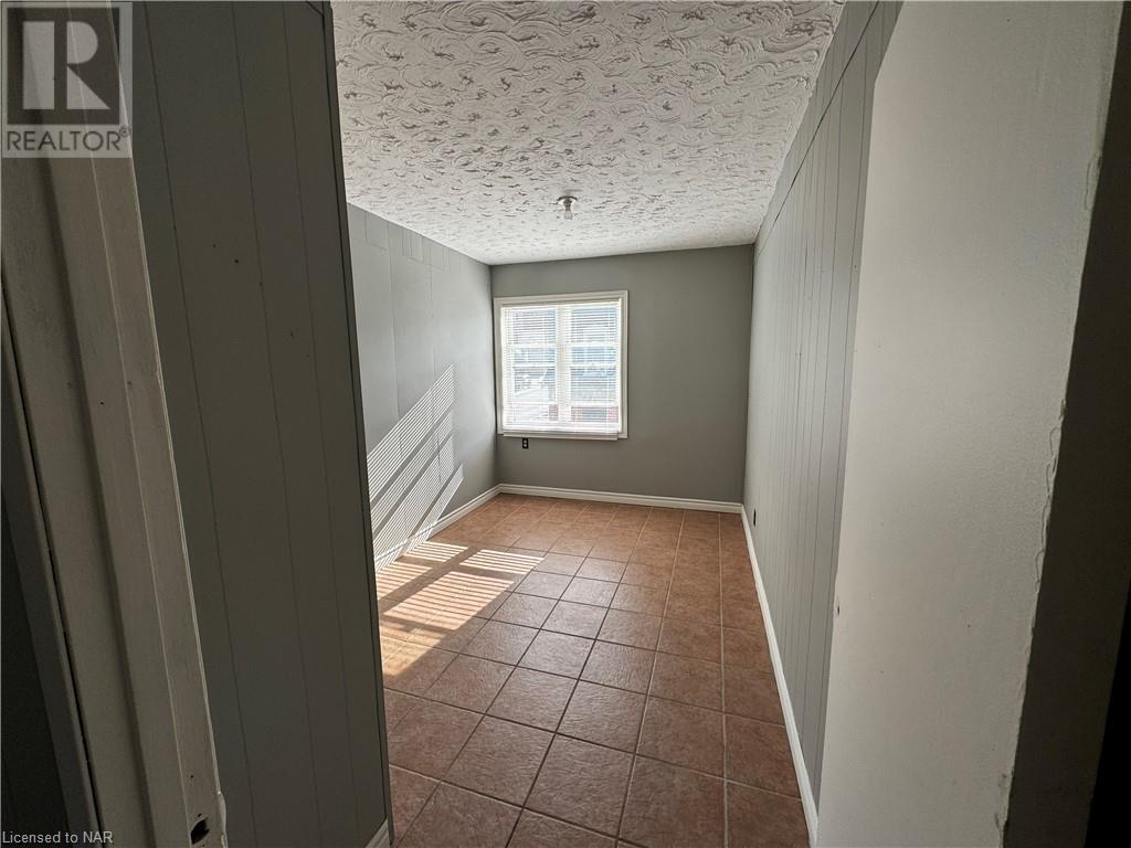 6 Albert St W Street, Thorold, Ontario  L2V 1X3 - Photo 15 - 40514769