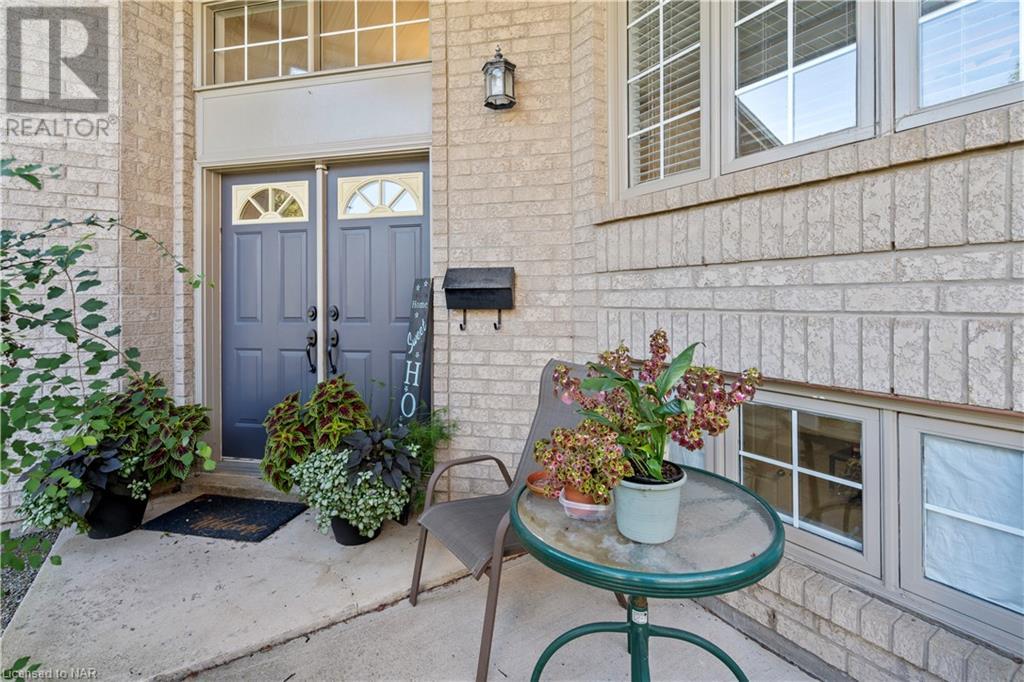 37 Jefferson Court E, Welland, Ontario  L3C 7G5 - Photo 3 - 40514810