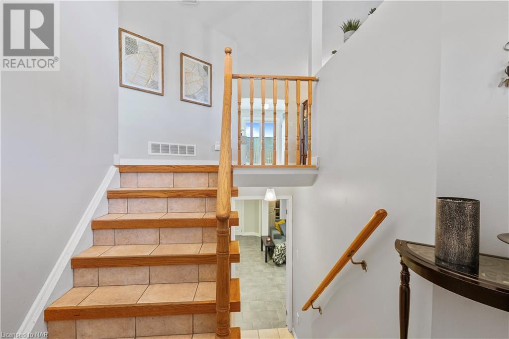 37 Jefferson Court E, Welland, Ontario  L3C 7G5 - Photo 4 - 40514810