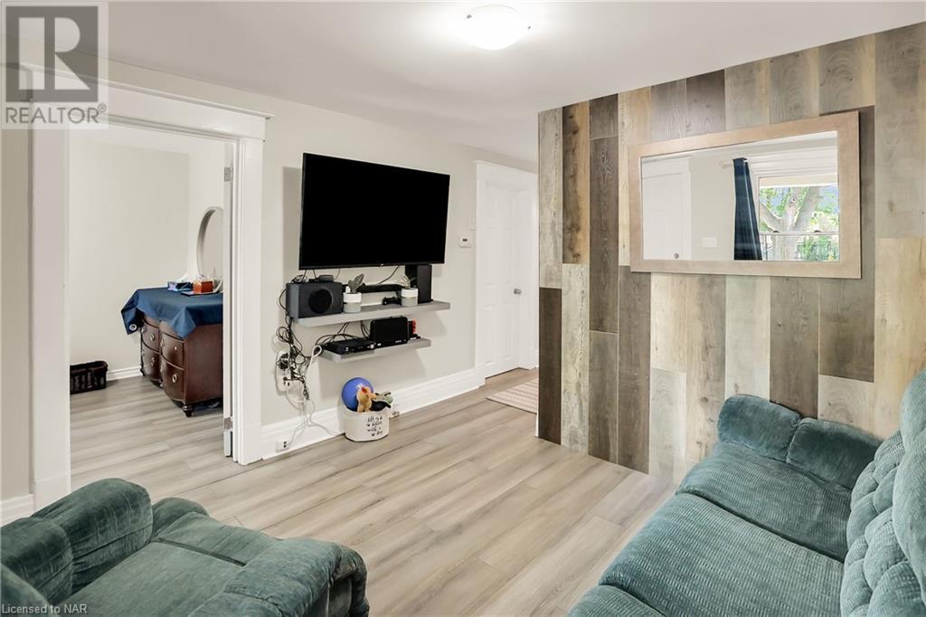 17 Lailey Street, St. Catharines, Ontario  L2M 5G7 - Photo 3 - 40514038