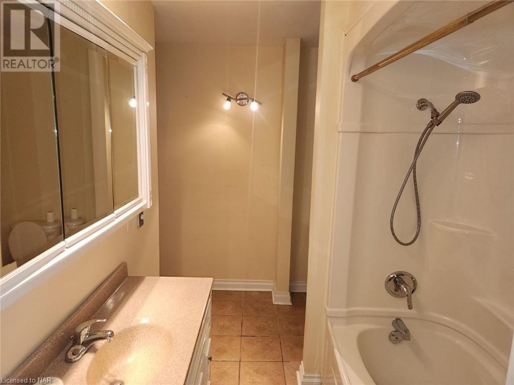 670 Fairview Road, Fort Erie, Ontario  L2A 4T1 - Photo 10 - 40515210