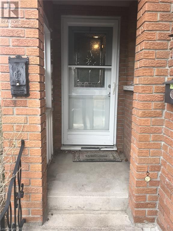 670 Fairview Road, Fort Erie, Ontario  L2A 4T1 - Photo 2 - 40515210