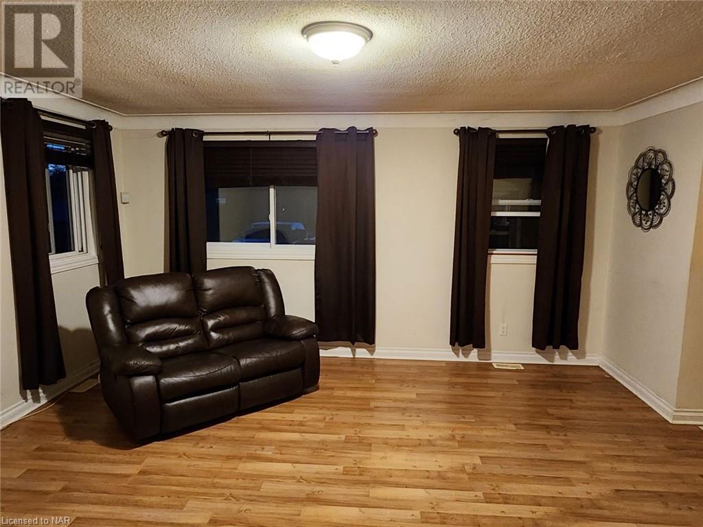 670 Fairview Road, Fort Erie, Ontario  L2A 4T1 - Photo 6 - 40515210