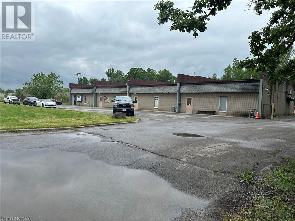 8407 Stanley Avenue, Niagara Falls, Ontario  L2G 0C8 - Photo 4 - 40515222